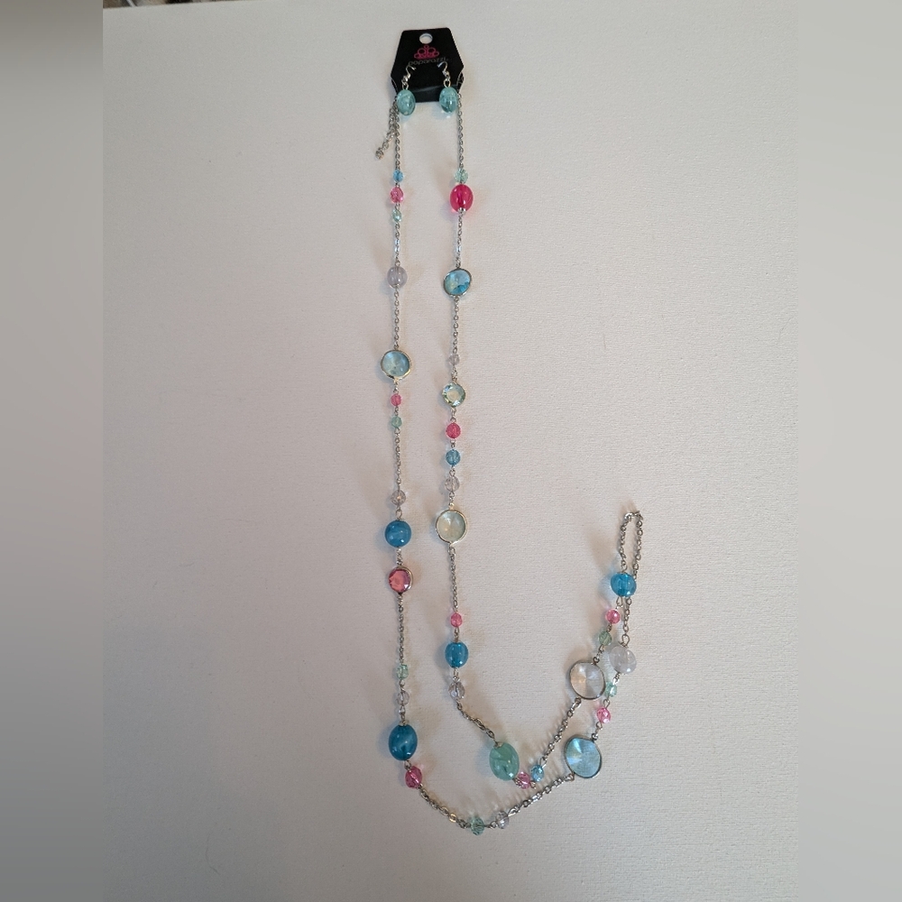 Paparazzi Necklace and Earring set